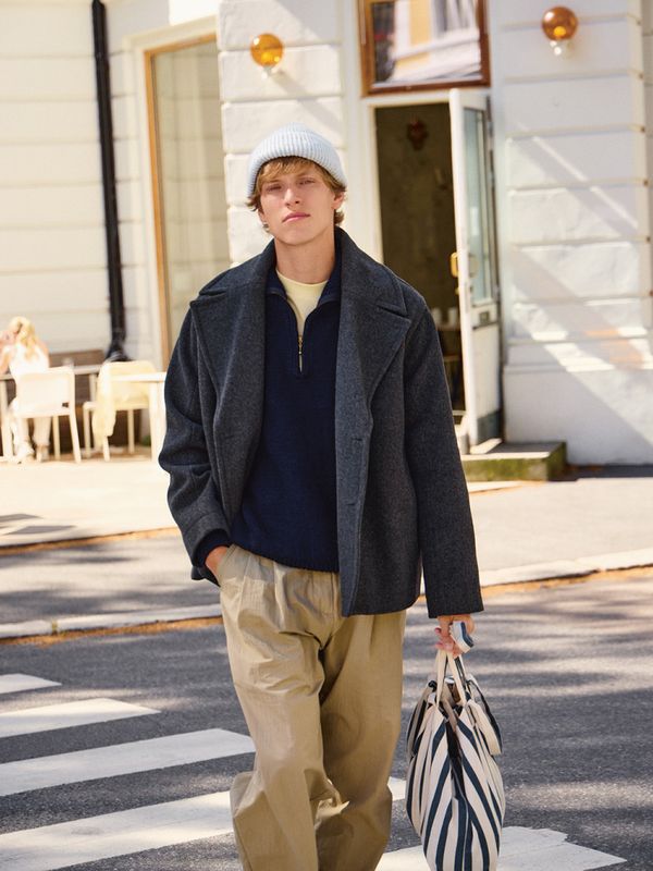 2412-4 Matthew Sweater Man